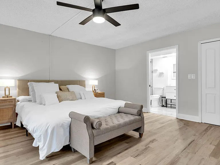 10192 Seminole Island Dr — Photo 16