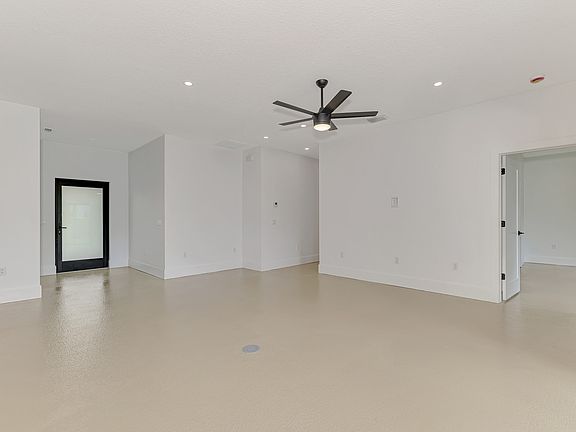 5th image of 2144 Webber St