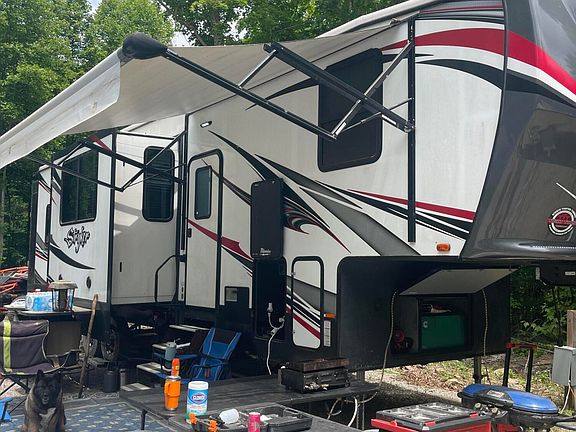 5th image of 549 Defender Rd