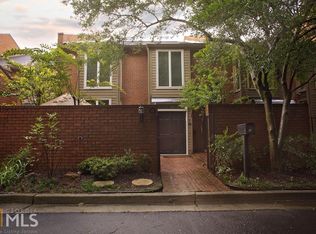 23 Willow Gln, Sandy Springs, GA