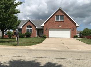 1844 Walsh Dr, Yorkville, IL 60560