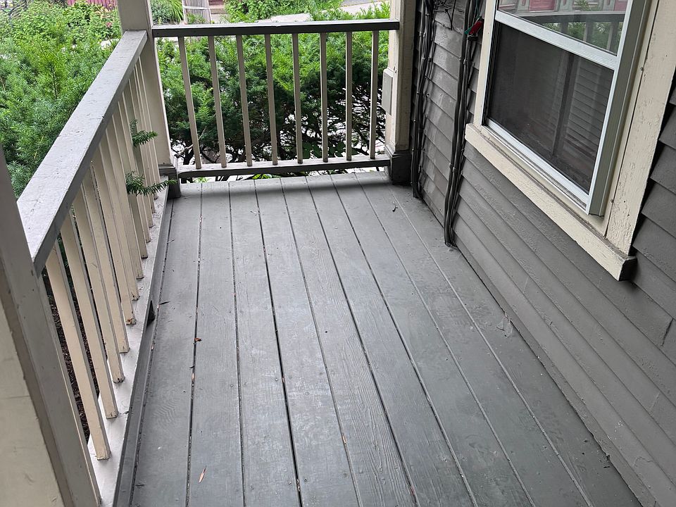 Side porch