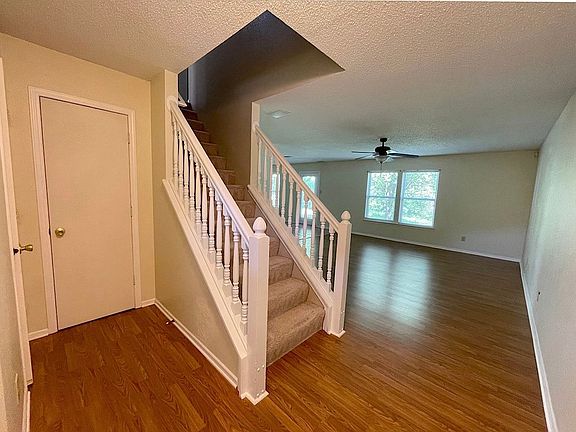 2nd image of 6909 Earlswood Dr