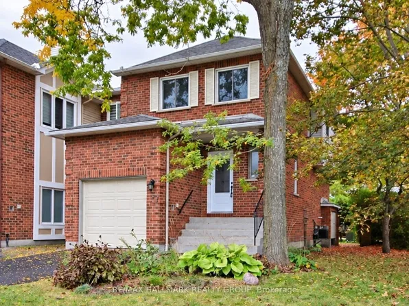 57 Ashpark Cres, Ottawa, ON K1T 3N8