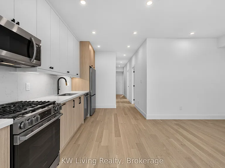 96 Belgravia Ave — Photo 11