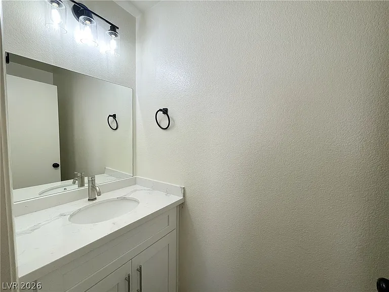1018 Cliffbrook Hedge Ave — Photo 15