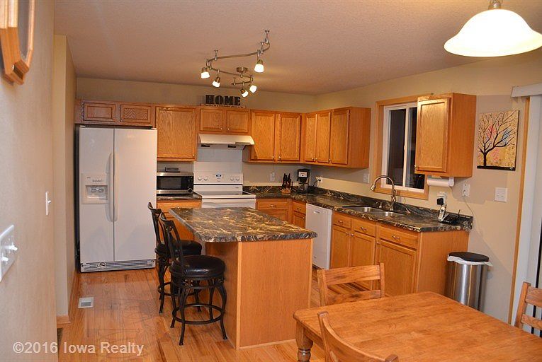 2nd image of 10226 Catalina Dr