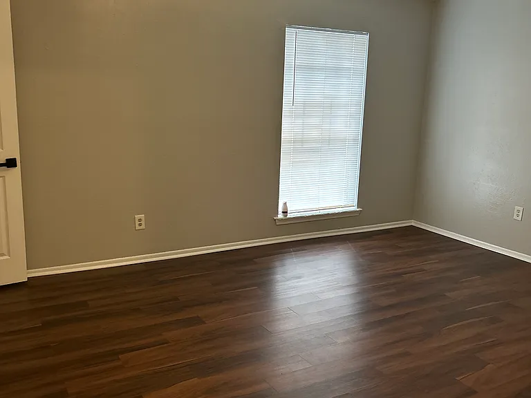 7060 Boston Dr — Photo 12