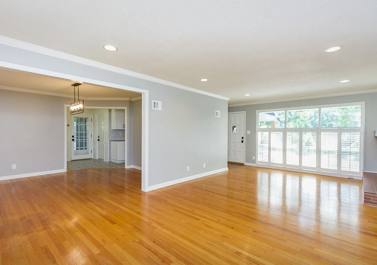 Beautiful Leawood Home!! — Photo 4