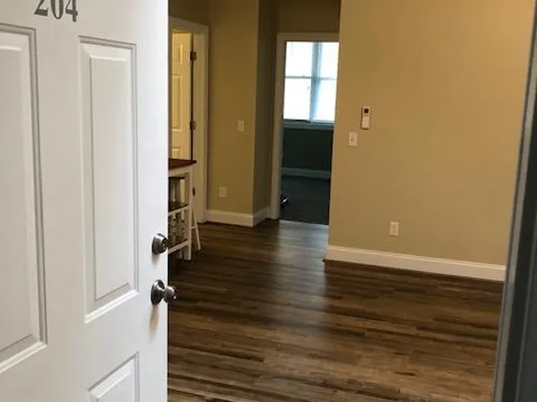 150 E Carolina Ave #204, Hartsville, SC 29550