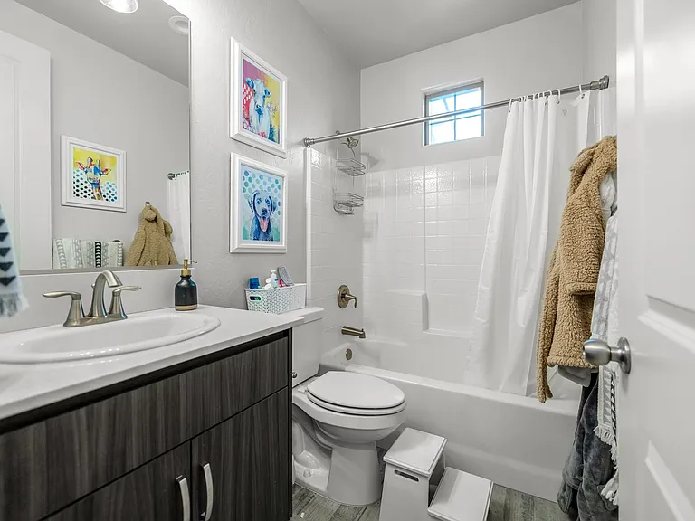 4411 S Ernest St — Photo 32
