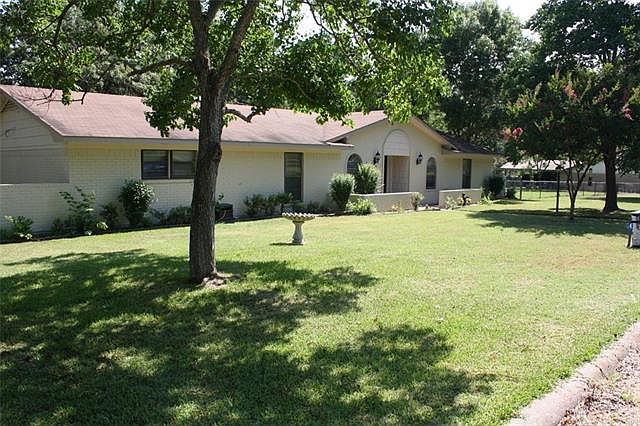 1st image of 1005 Caprice Dr