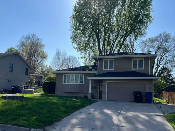 1218 S 165th St, Omaha, NE 68130