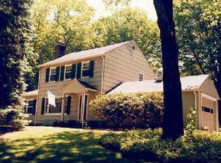 2 Sugarloaf Rd, Sandy Hook, CT 06482