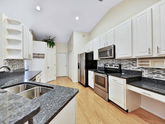 3rd image of 946 Mystic Harbor Dr