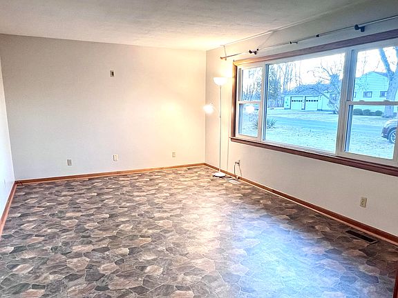 2nd image of 123 E Lawn Ave