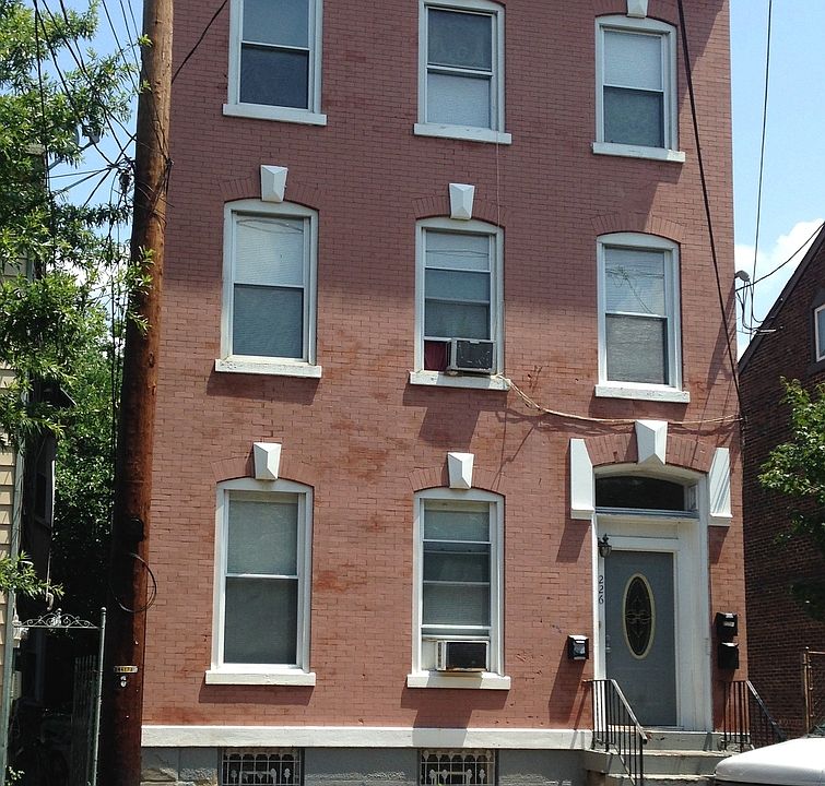 1st image of 226 2nd St APT 2