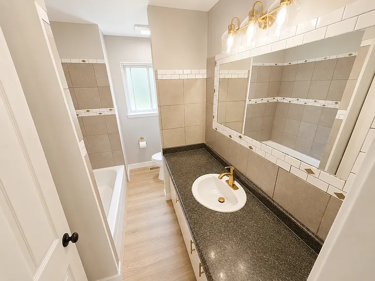 5514 Cabot St — Photo 6