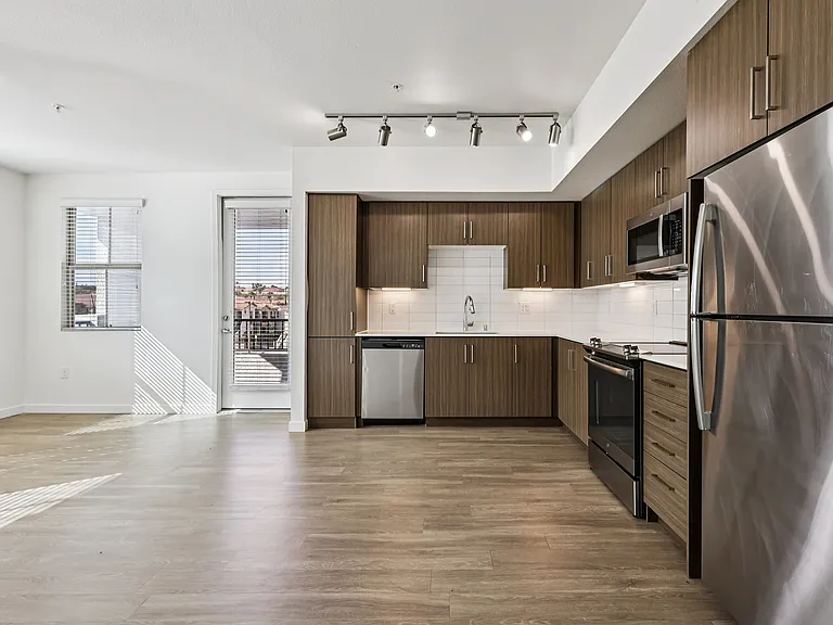 Castile Apartments — Photo 46