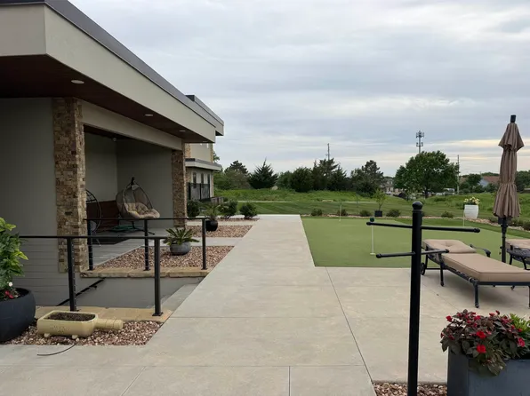 505 N Glendevon Rd, Andover, KS 67002