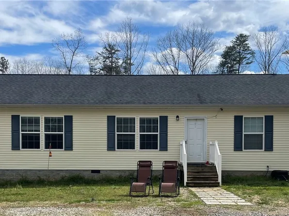 4805 Saint Pauls Church Rd, Goochland, VA 23063