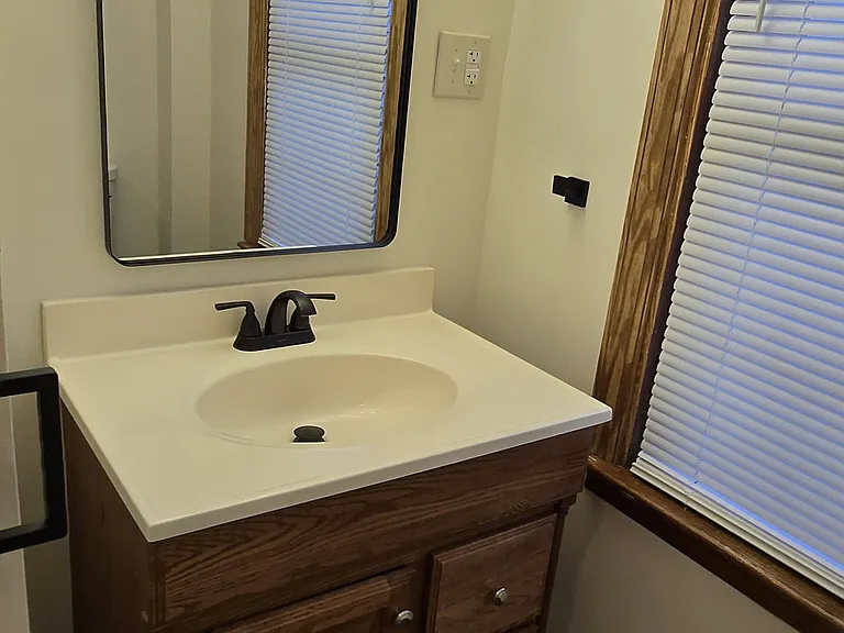 325 W Spring St — Photo 11