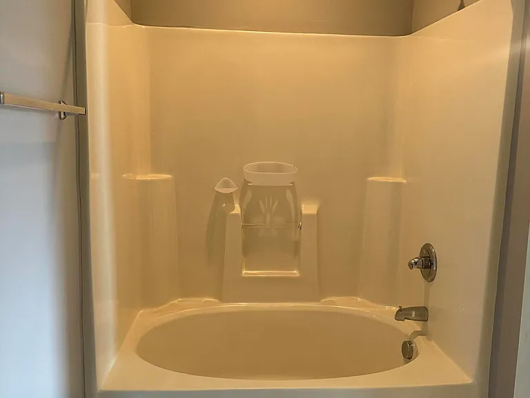 943 Erika Ln — Photo 15