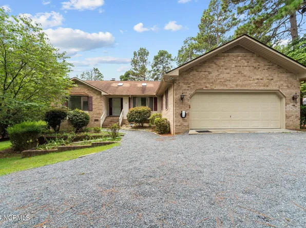 114 Winsford Circle, West End, NC 27376