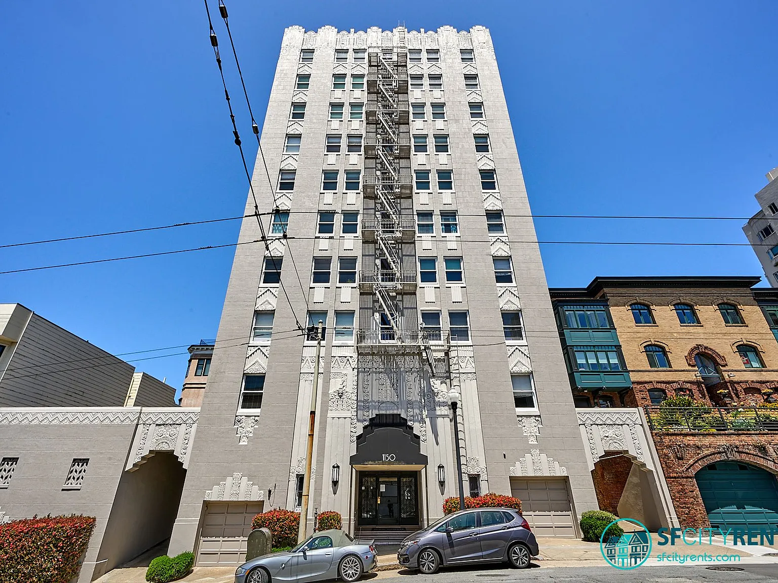 Russian Hill: Renovated 2 Bed Apartment w/ In-Unit Washer & Dryer, Optional Garage Parking & FREE... — Photo 2