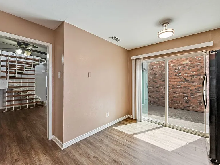 2203 Salem Dr — Photo 9