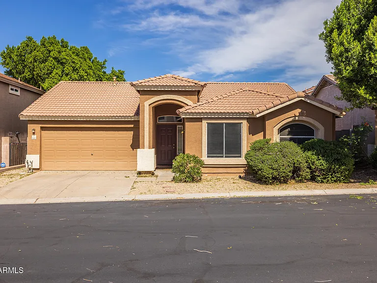 6640 E Russell St — Photo 1