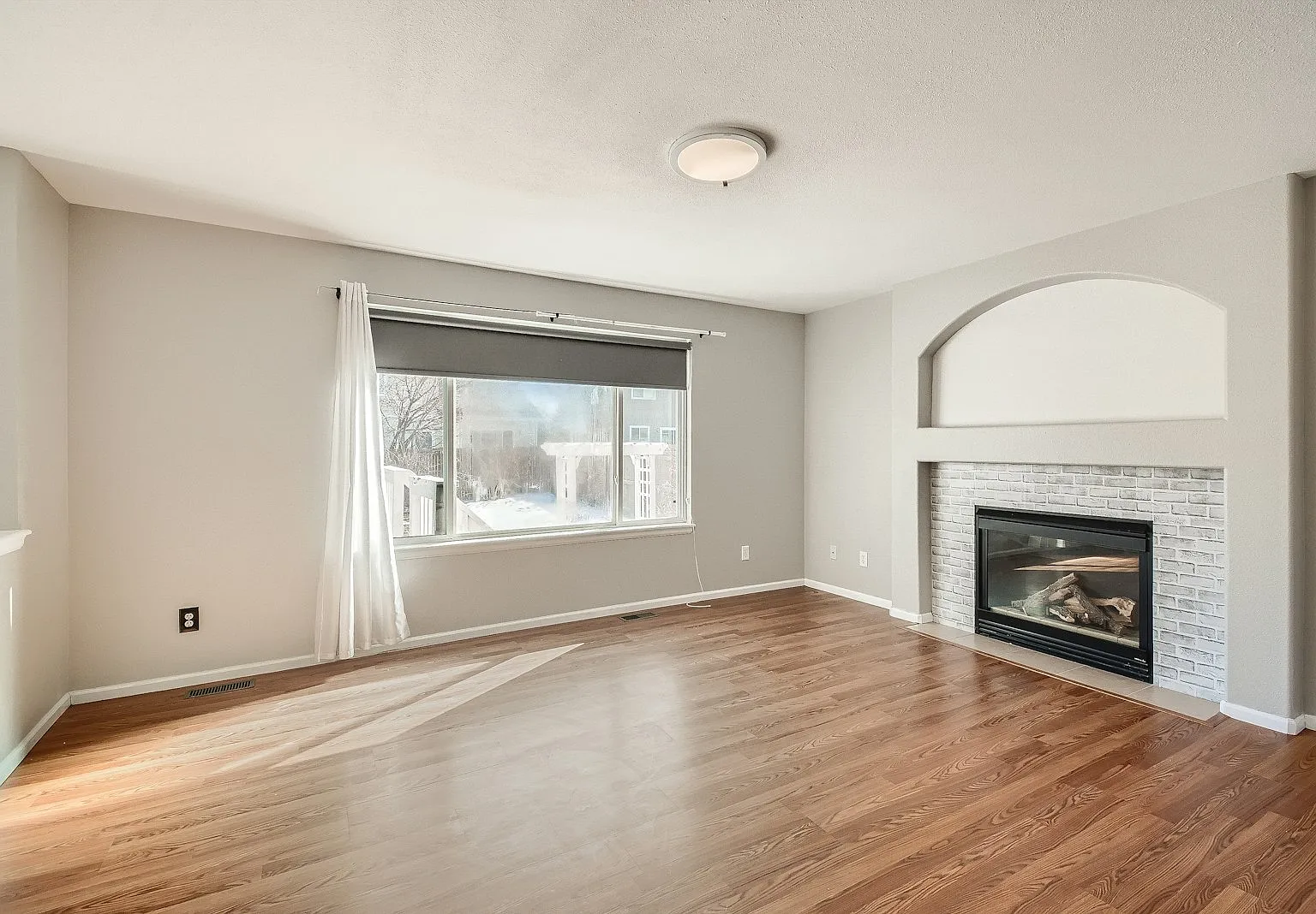 5552 South Yakima Street — Photo 3