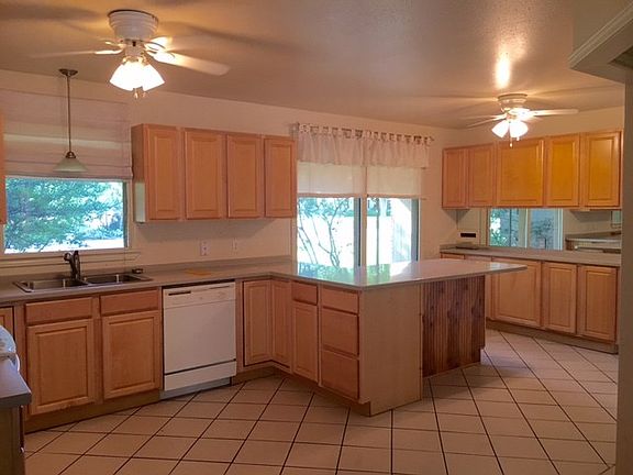 5th image of 1718 Sylvan Dr