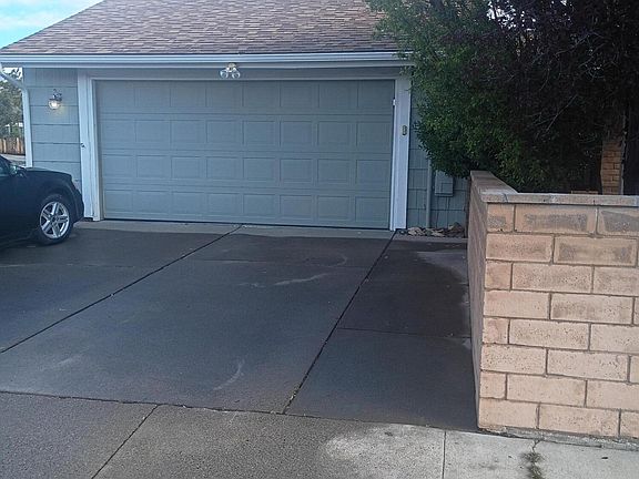 3rd image of 32 Castle Way