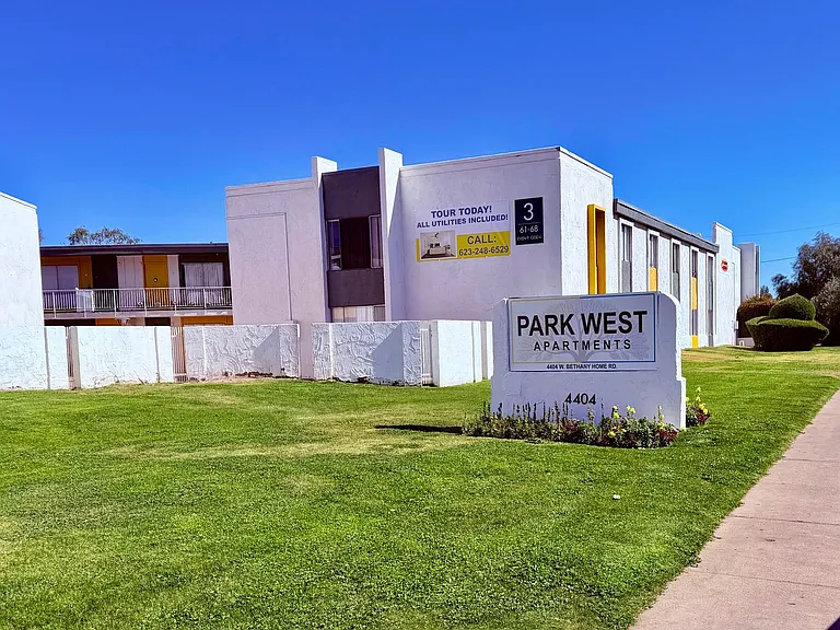 Park West Apartments — Photo 59