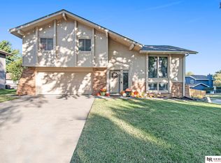 12706 Grant Cir, Omaha, NE 68164