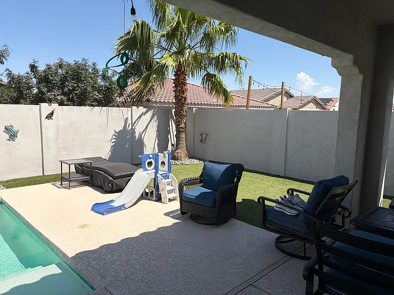 12805 N 146th Dr — Photo 2