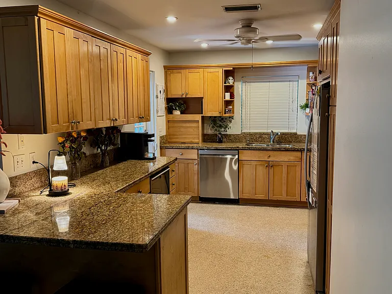 3114 W Villa Rosa St — Photo 3