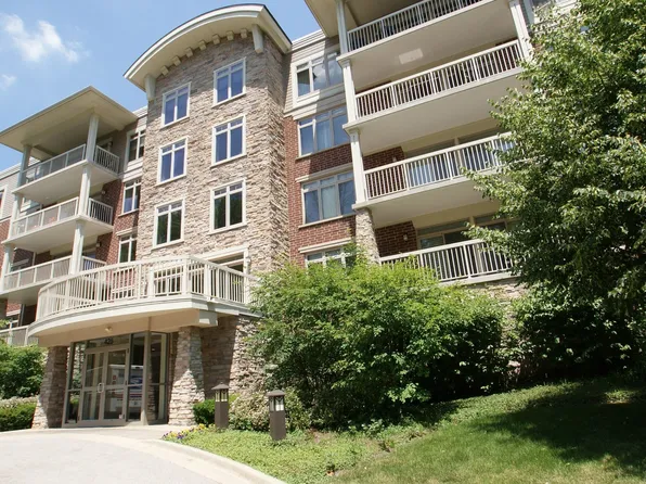 425 Benjamin Dr APT 209, Vernon Hills, IL 60061
