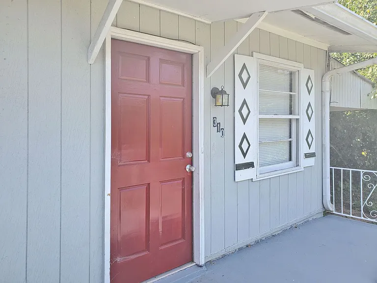 310 Lincoln St SW — Photo 5