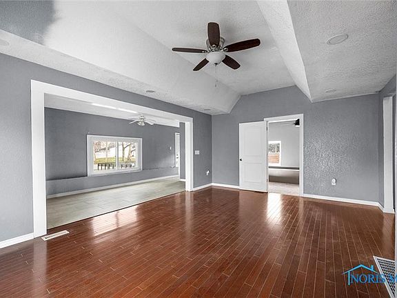 4th image of 3645 Suder Ave