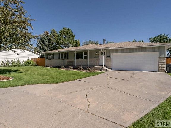 3rd image of 1235 Dickson Ave