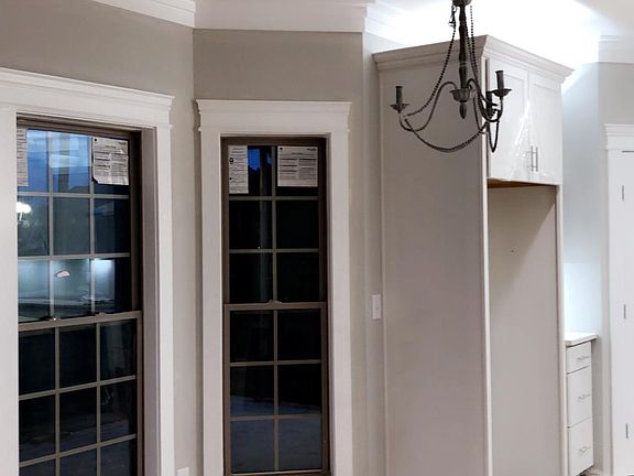 4th image of 187 Carriage Pl