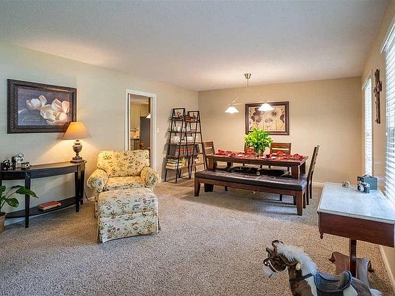 2nd image of 83 Lesa Dr