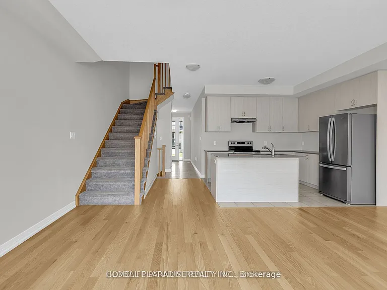 15 Blacklock St E #3 — Photo 4