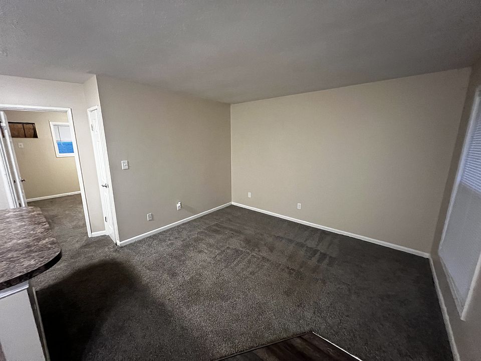 2nd image of 4220 Flintlock Dr #2