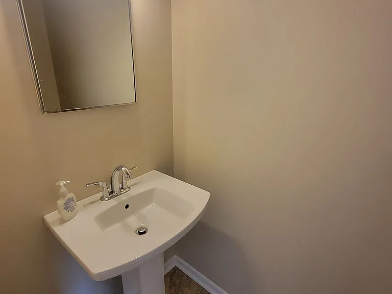 1010 Country Club Rd #G1 — Photo 7