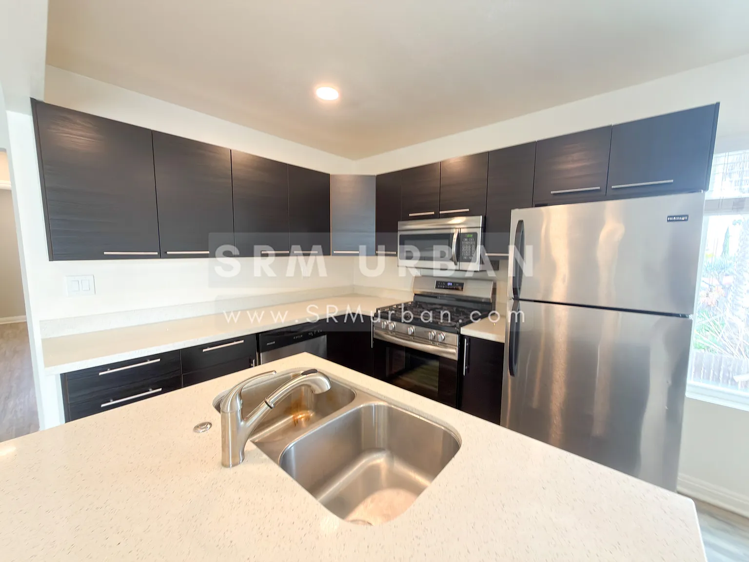 2 bed, 850 sqft, $2,795 — Photo 4