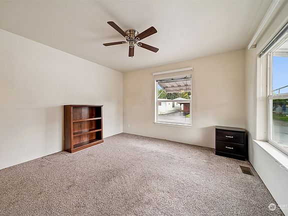 5th image of 5722 112th Avenue Ct E #39