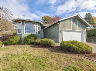 2307 Robertson Crst, Grants Pass, OR 97527